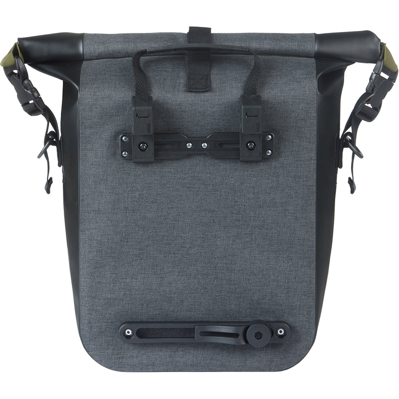 Afbeelding laden in galerijviewer, Basil enkele tas navigator storm m mik 12-15l 14 x 25 x 36 cm - zwart
