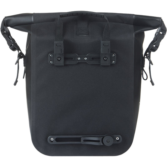 Basil enkele tas navigator waterproof m mik 12-15l 17 x 28 x 34 cm - zwart
