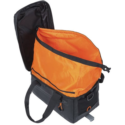 Afbeelding laden in galerijviewer, Basil gepäckträgertasche miles luggage bag miles mik 2.0 blackorange
