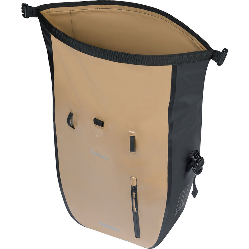 Afbeelding laden in galerijviewer, Basil enkele fietstas rivo l tarpaulin mik 25-31l 14 x 28 x 43 cm - zand zwart
