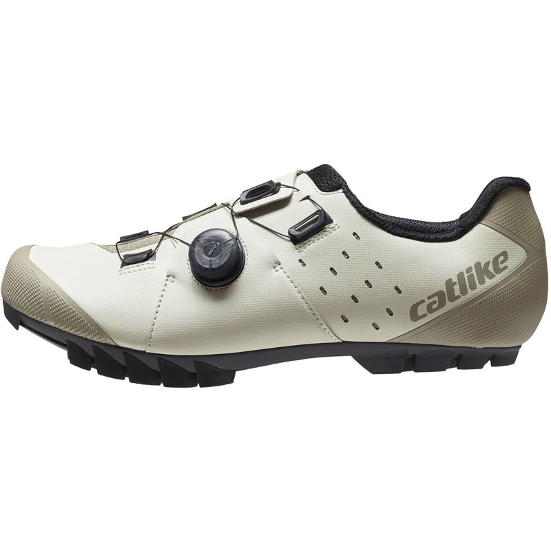 Afbeelding laden in galerijviewer, Buzaglo catlike mtb schoenen whisper x2 maat 44 beige
