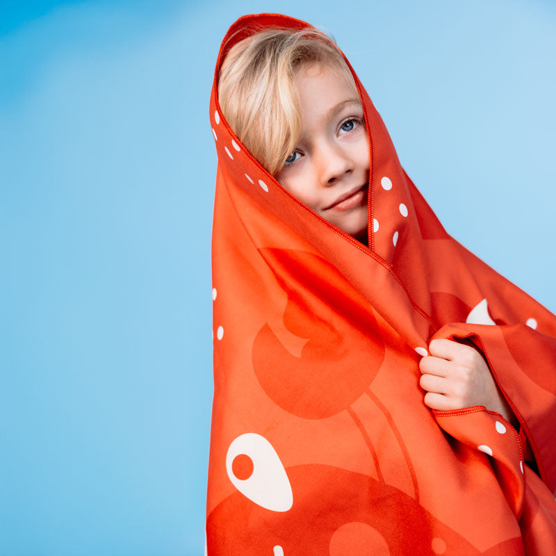 Afbeelding laden in galerijviewer, Crabby | rode microvezel handdoek 135 x 65 cm
