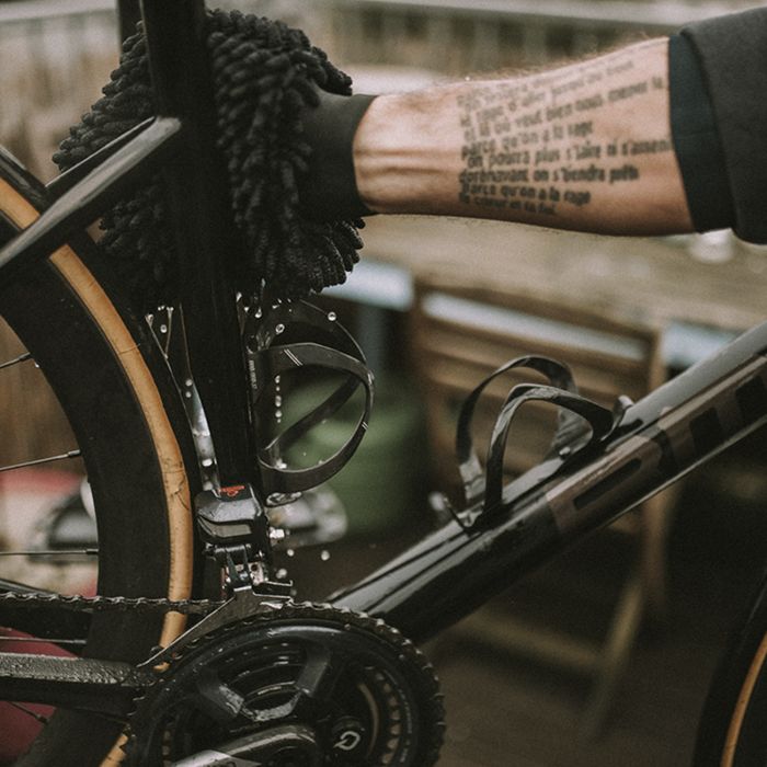 Afbeelding laden in galerijviewer, Dynamic microfibre bike cleaning glove
