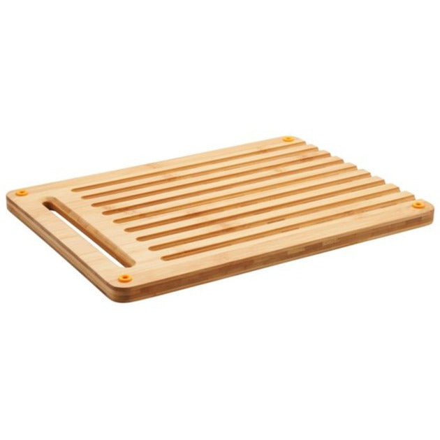 Afbeelding laden in galerijviewer, Fiskars Functional Form Set bamboe broodsnijplank en mes
