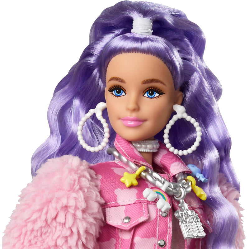 Afbeelding laden in galerijviewer, Mattel Extra #6 in Teddy Bear Jacket Shorts
