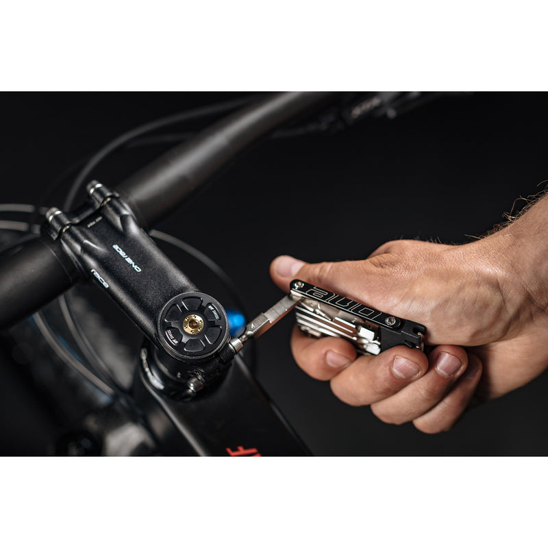 Afbeelding laden in galerijviewer, ONE One multi tool 16 unisize black

