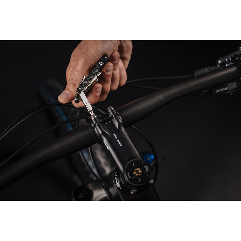 Afbeelding laden in galerijviewer, ONE One multi tool 16 unisize black
