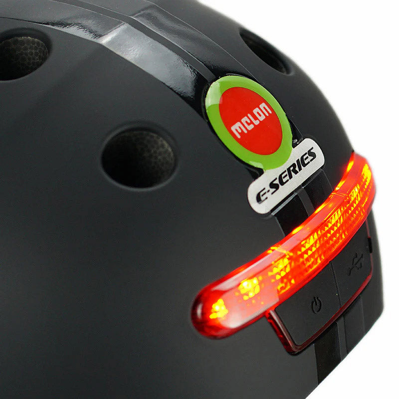 Afbeelding laden in galerijviewer, Melon helm met verlichting e-series black ice xl-xxl
