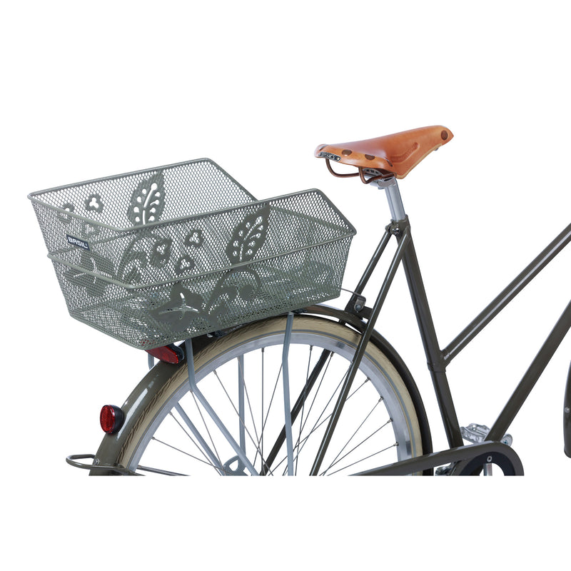 Afbeelding laden in galerijviewer, Basil Cento Flower-  fietsmand - achterop - olive green
