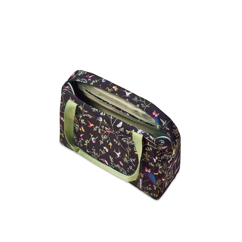 Afbeelding laden in galerijviewer, Basil Wanderlust Carry All Bag - zwarte fietshandtas met kleurrijke vogelprint
