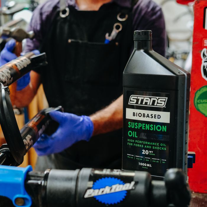 Afbeelding laden in galerijviewer, Stans stan's biobased suspension oil - 5wt - 1l
