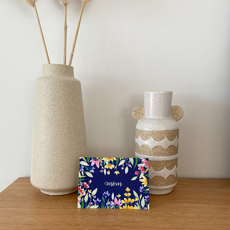 Afbeelding laden in galerijviewer, Art by andu wenskaart mom
