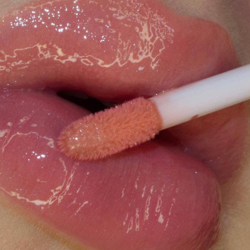 Afbeelding laden in galerijviewer, Claresa volumizing lipgloss chill out 13 mellow 5ml
