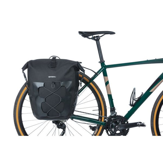Basil enkele tas navigator waterproof l mik 25-31l 14 x 26 x 42 cm - zwart