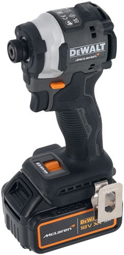 Afbeelding laden in galerijviewer, Dewalt dcf85mm2t-qw - mclaren limited edition accu slagschroevendraaier | 18v 4.0ah | xr | set - dcf85mm2t-qw
