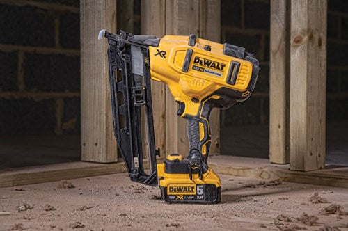 Afbeelding laden in galerijviewer, Dewalt dcn660n 18v afwerktacker 16ga | body - zonder accu's en lader - dcn660n
