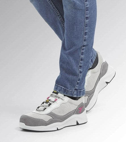Afbeelding laden in galerijviewer, Diadora werkschoen athena laag 179902 s3l d0459 | gray violet raspberry (d0459) | maat 37 - 8053607443413
