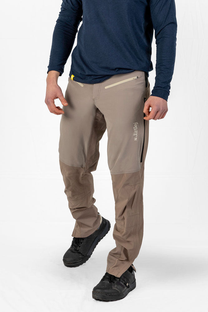 Afbeelding laden in galerijviewer, Dirtlej trailscout half half long - mtb pants
