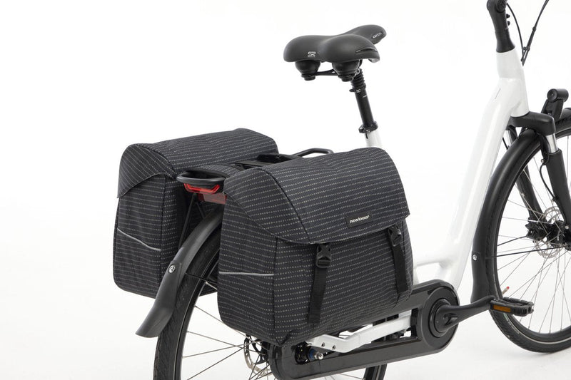 Afbeelding laden in galerijviewer, Joli dubbele fietstas MIK adapter - waterafstotend polyester - 37L - 1.7kg - Nomi Black - sportieve fietstas
