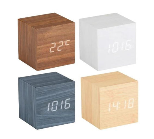Grundig wekker digitaal met houtnerf 6,3x6,3x6,3cm