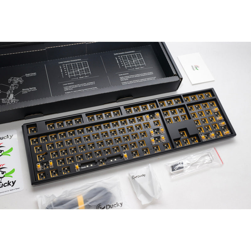 Afbeelding laden in galerijviewer, Ducky one 3 ansi layout barebone rgb mechanisch toetsenbord (zwart, us lay-out (qwerty), 100%, rgb leds, hot swap, barebone)
