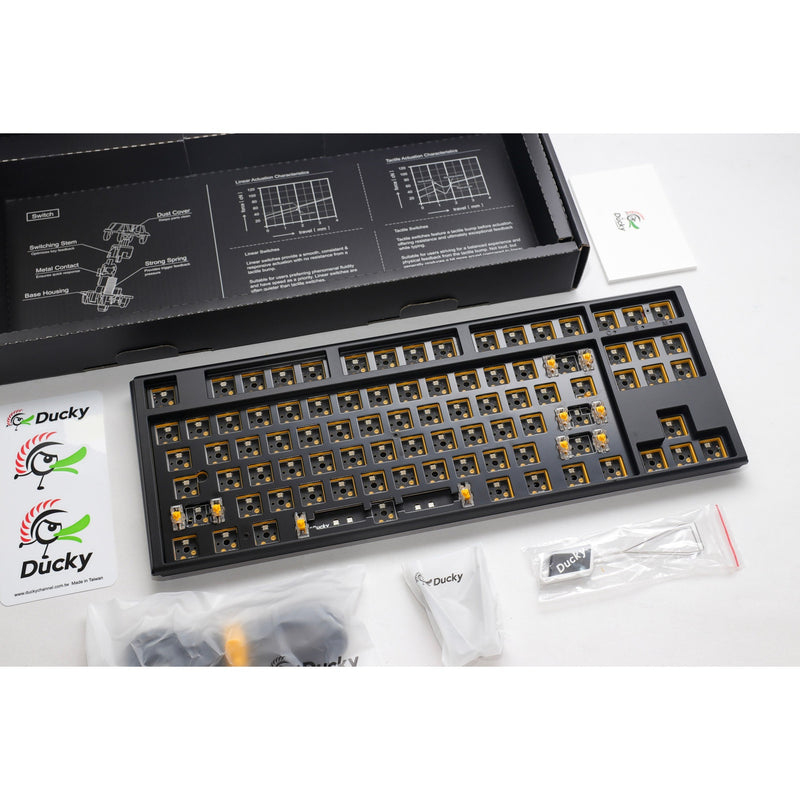 Afbeelding laden in galerijviewer, Ducky one 3 tkl ansi layout barebone rgb mechanisch toetsenbord (zwart, us lay-out (qwerty), 80% (tkl), rgb leds, hot swap, barebone)
