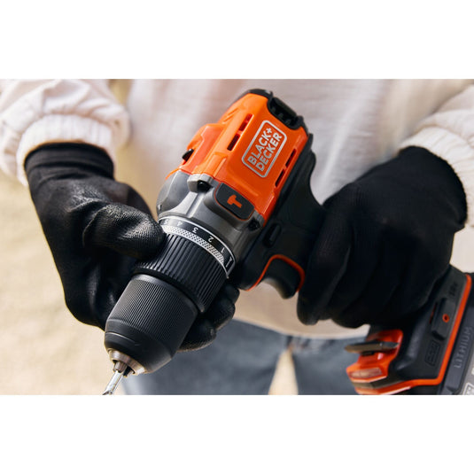 Black+decker 18v 2.0ah schroefklopboormachine (zwart oranje, accu en oplader inbegrepen.)