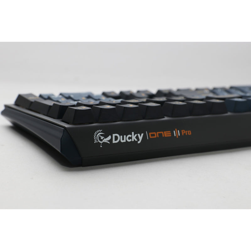 Afbeelding laden in galerijviewer, Ducky one 3 pro rgb mechanisch gaming toetsenbord (zwart, us lay-out (qwerty), cherry mx2a red, 100%, rgb led, double-shot pbt, quack mechanics, hot swap)
