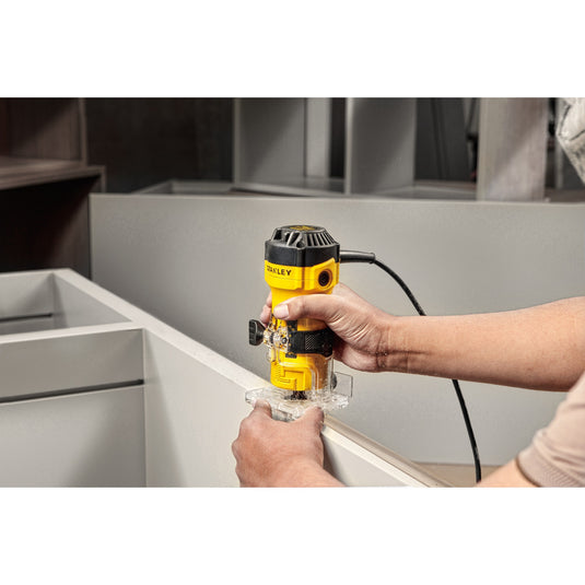 Stanley 550w kantenfrees bovenfrees (geel zwart)
