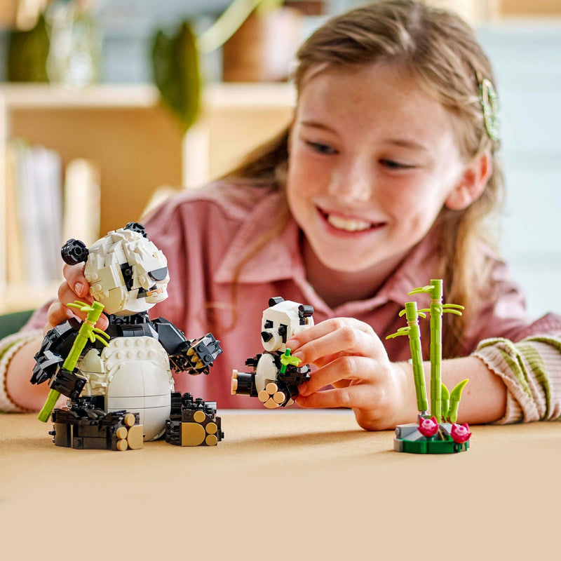 Afbeelding laden in galerijviewer, Lego creator 3in1 wilde dieren: pandafamilie - 31165
