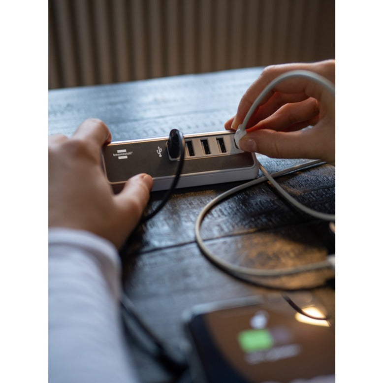 Afbeelding laden in galerijviewer, Brennenstuhl estilo meervoudige usb-lader (wit, 1x usb-c, 4x usb-a)
