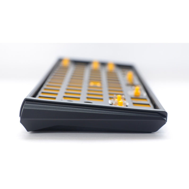 Afbeelding laden in galerijviewer, Ducky one 3 mini ansi layout barebone rgb mechanisch toetsenbord (zwart, us lay-out (qwerty), 60%, rgb leds, hot swap, barebone)

