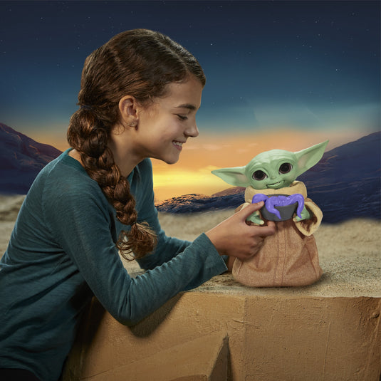 Hasbro star wars - galactic snackin’ grogu speelfiguur