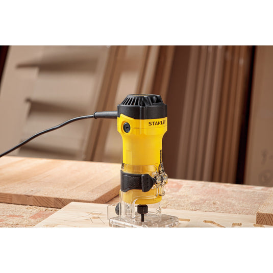 Stanley 550w kantenfrees bovenfrees (geel zwart)