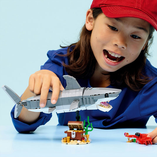 Lego creator 31381 woeste haai met schatkist