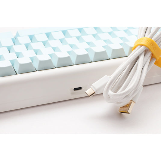 Ducky projectd tinker 65 - pom edition met qmk via rgb mechanisch toetsenbord (lichtblauw, us lay-out (qwerty), kailh box cream pro, 65%, rgb leds, double-shot pbt, hot-swappable pom, gasket mount)