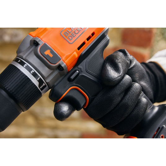 Black+decker 18v 2.0ah schroefklopboormachine (zwart oranje, accu en oplader inbegrepen.)