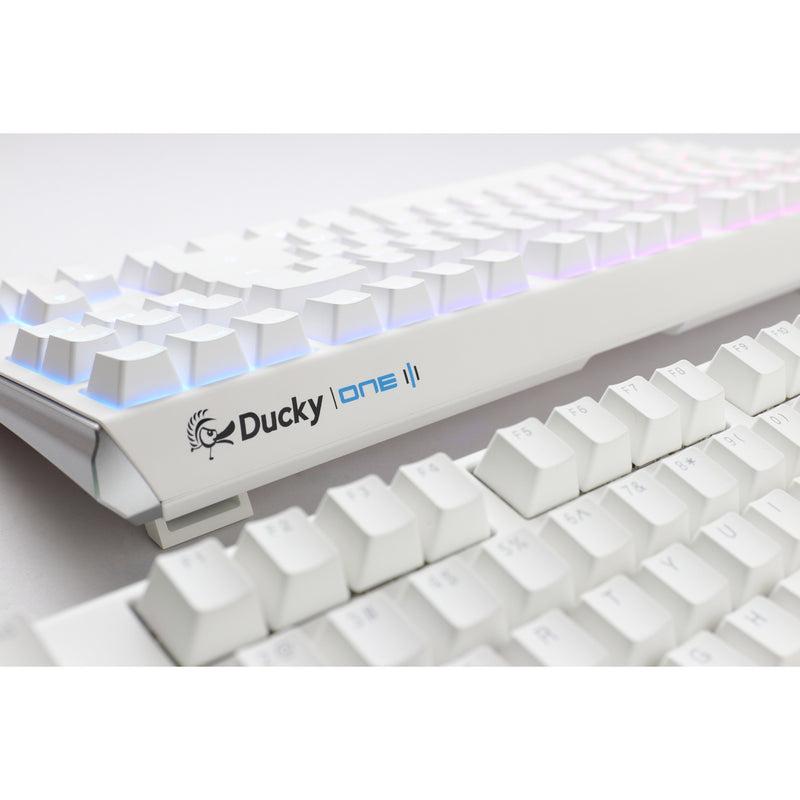 Afbeelding laden in galerijviewer, Ducky one 3 classic pure white tkl rgb mechanisch toetsenbord (wit, us lay-out (qwerty), cherry mx silent red, 80% (tkl), rgb leds, double-shot pbt, hot-swappable, quack mechanics)
