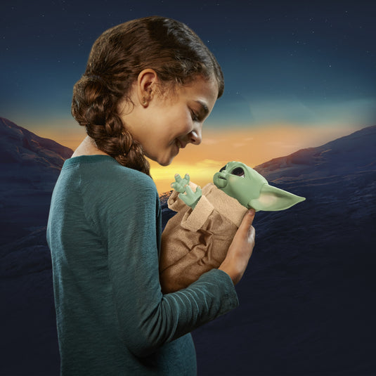 Hasbro star wars - galactic snackin’ grogu speelfiguur