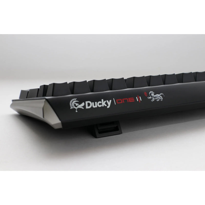 Afbeelding laden in galerijviewer, Ducky one 3 carbon black mechanisch toetsenbord (carbon, us lay-out (qwerty), cherry mx brown, 100%, pbt double shot, hot swap)
