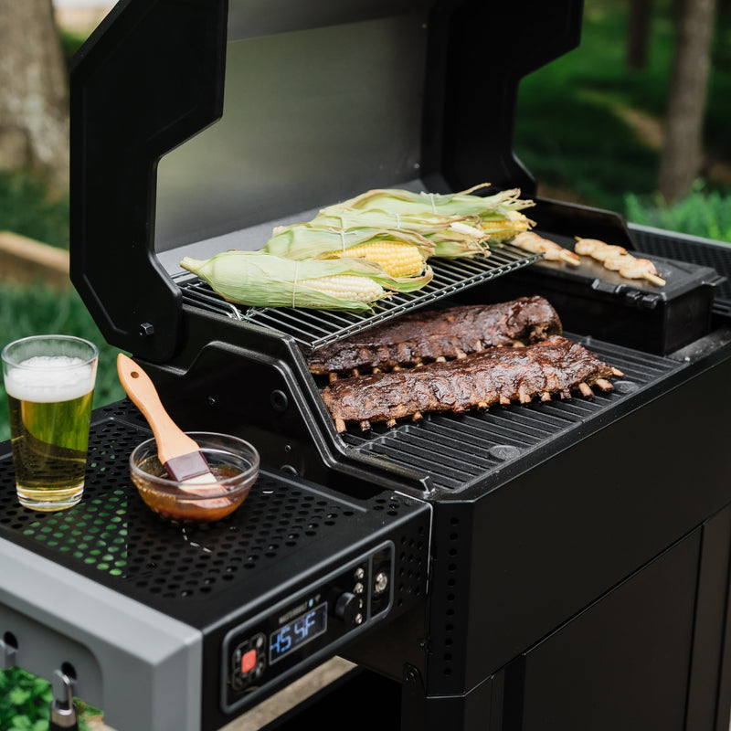 Afbeelding laden in galerijviewer, Masterbuilt autoignite series 545 digitale houtskoolbarbecue en -rookoven (zwart, wifi-besturing)
