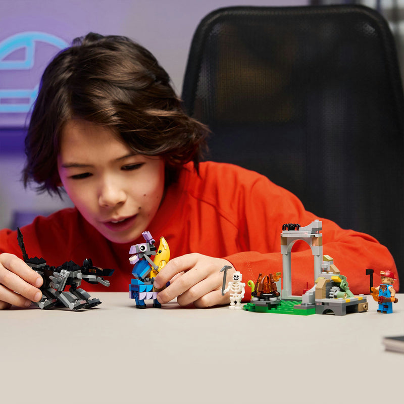 Afbeelding laden in galerijviewer, Lego ® fortnite® peely en sparkplugs kamp - 77075
