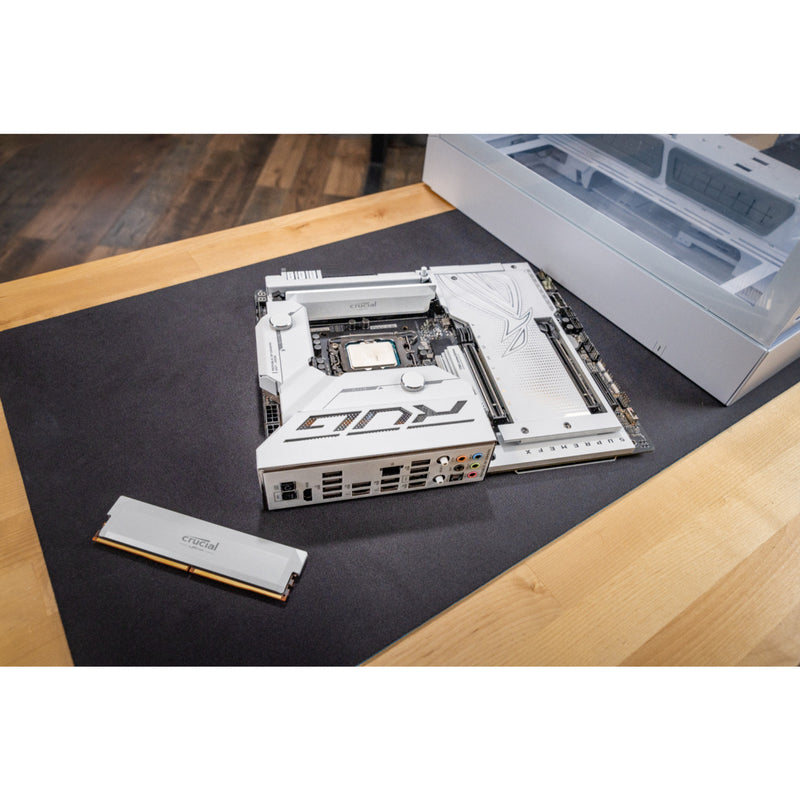 Afbeelding laden in galerijviewer, Crucial pro oc 32 gb ddr5-6000 (2x 16 gb) werkgeheugen (wit, cp2k16g60c36u5w, xmp 3.0, expo)
