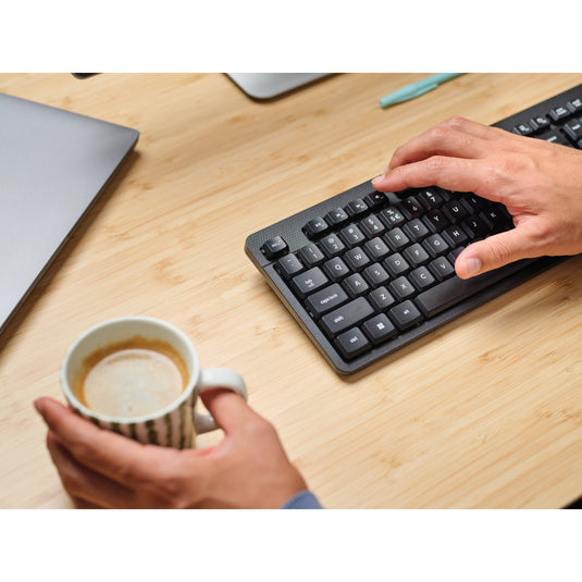 Trust ody ii stille draadloze toetsenbord- en muisset desktopset (zwart, us lay-out (qwerty), membraan, 100%, 800 dpi - 1.600 dpi)