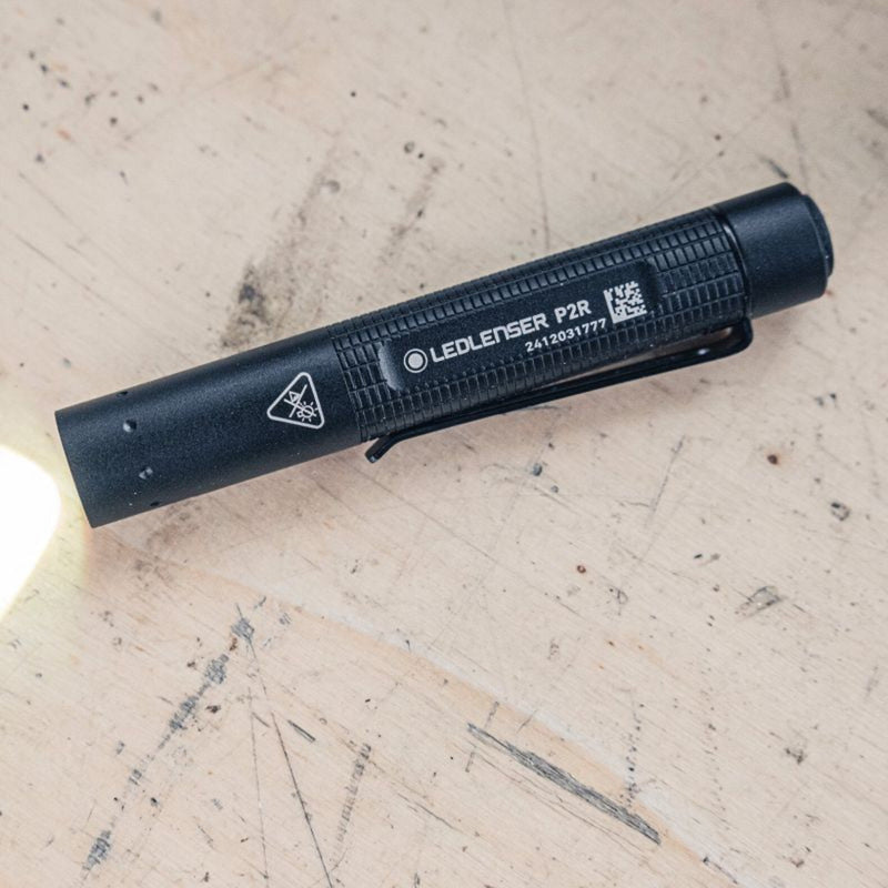 Afbeelding laden in galerijviewer, Ledlenser p2r zaklamp (zwart, 200 lm, 6000-7500k)
