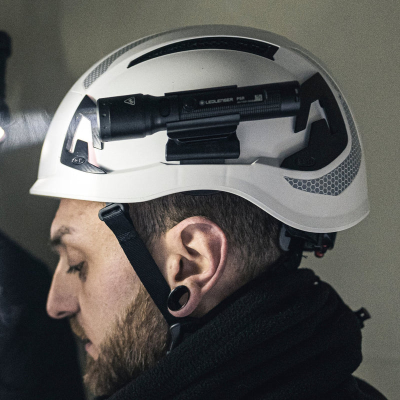 Afbeelding laden in galerijviewer, Ledlenser p5r zaklamp (zwart, 750 lm, 6000-7500k)
