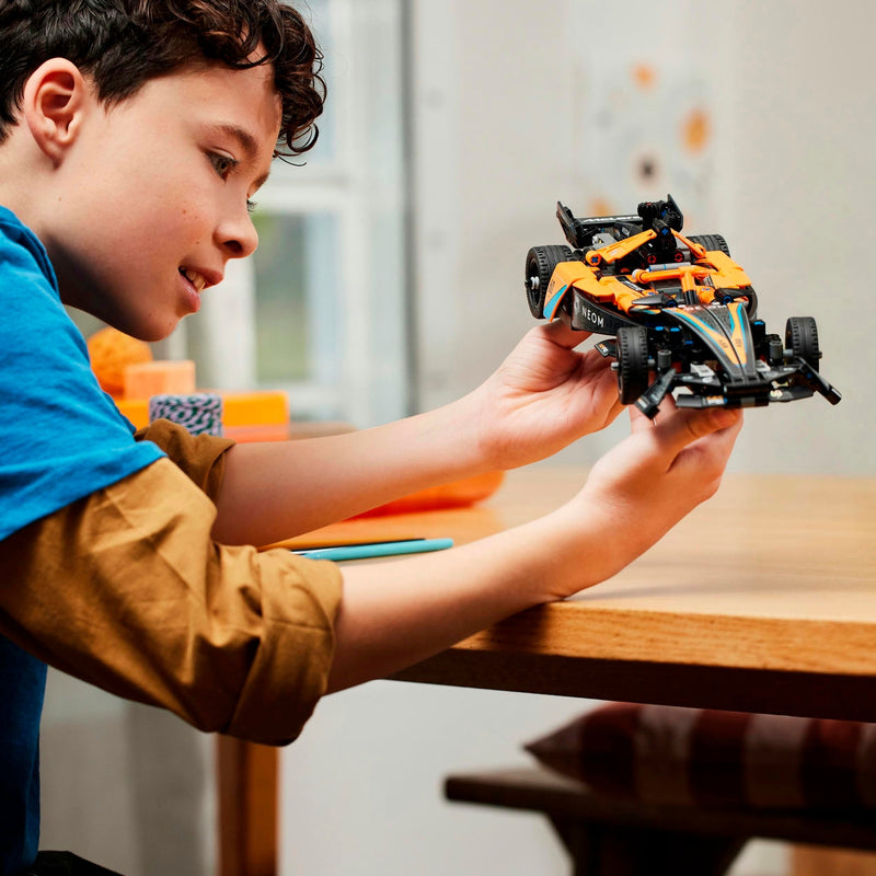 Afbeelding laden in galerijviewer, Lego technic neom mclaren formula e racewagen - 42169
