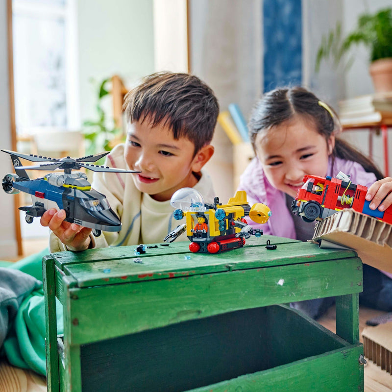Afbeelding laden in galerijviewer, Lego city - helikopter, brandweerauto en onderzeeër remix constructiespeelgoed (60462 | set van 3 modulaire voertuigen)
