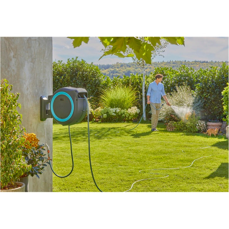 Afbeelding laden in galerijviewer, Gardena 35 m wand-slangenbox powerroll xl slanghaspel (grijs turquoise, 35 meter, accu en oplader inbegrepen, power for all alliance)
