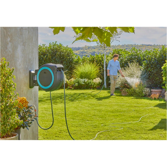 Gardena 35 m wand-slangenbox powerroll xl slanghaspel (grijs turquoise, 35 meter, accu en oplader inbegrepen, power for all alliance)